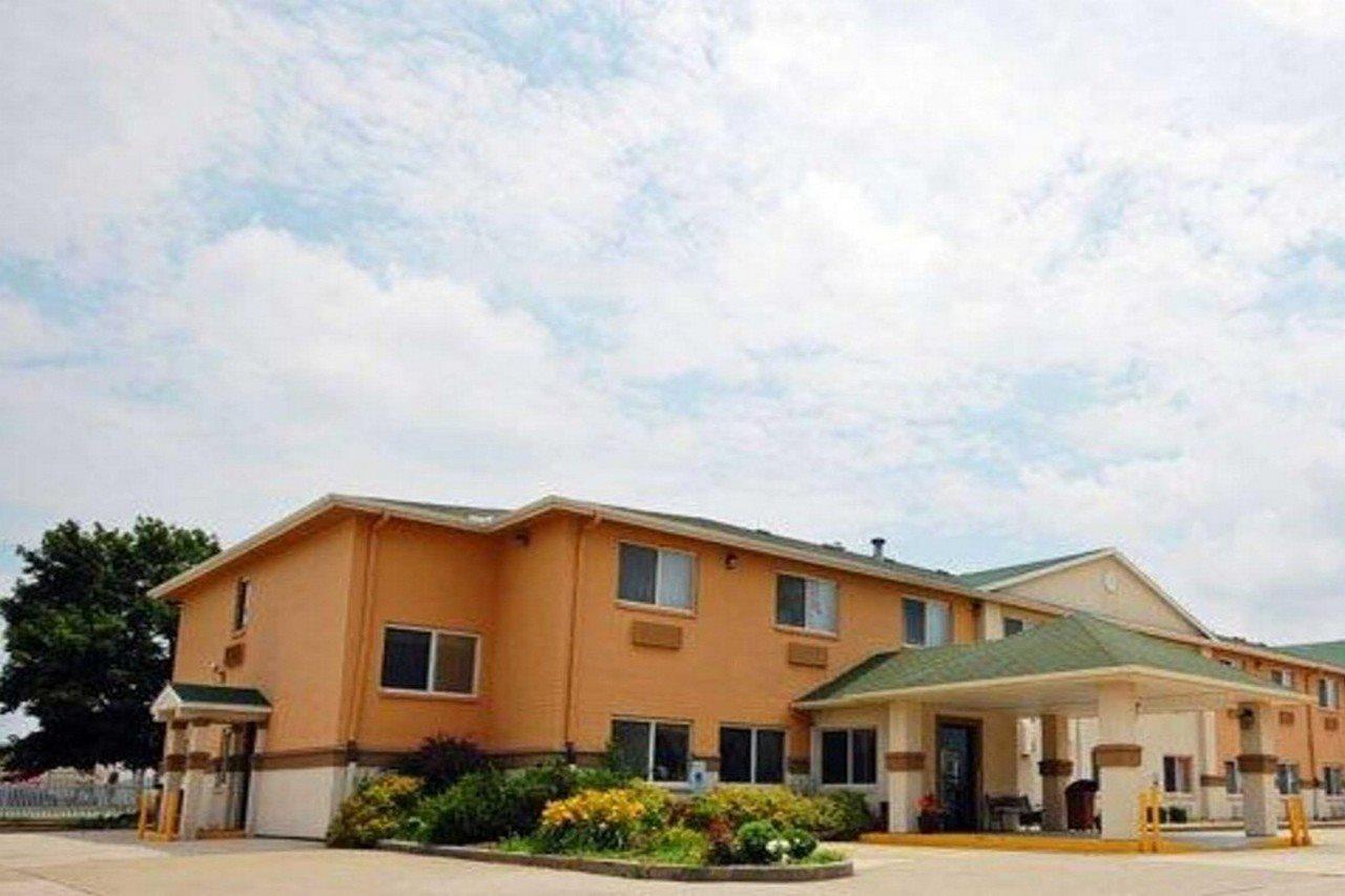 Quality Inn & Suites Lincoln Near I-55 Екстер'єр фото
