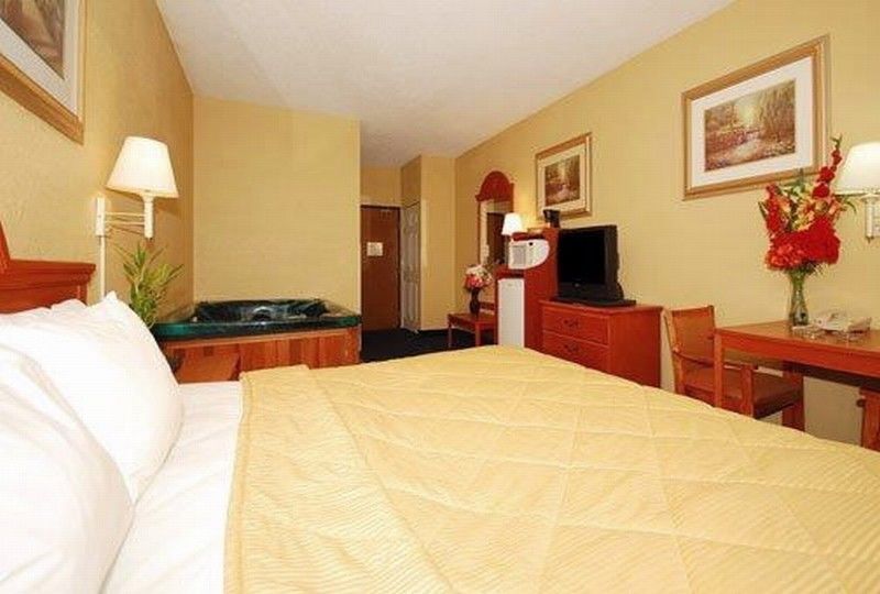 Quality Inn & Suites Lincoln Near I-55 Екстер'єр фото