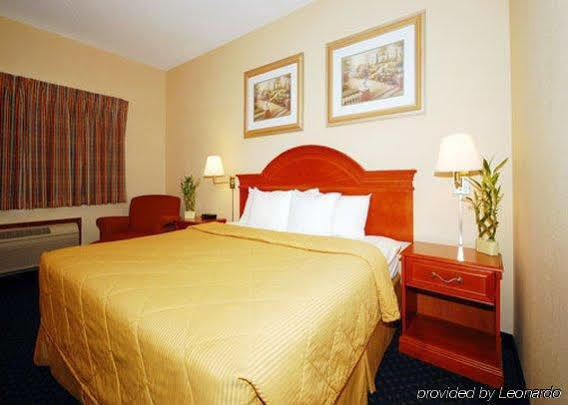 Quality Inn & Suites Lincoln Near I-55 Екстер'єр фото